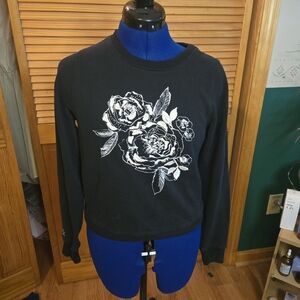 Abercrombie & Fitch Black and White Long Sleeve Sweatshirt